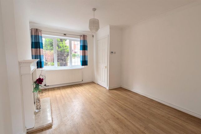20, Barley Croft, Dewsbury photo 2