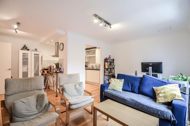 14 Waterson Street, London photo 4