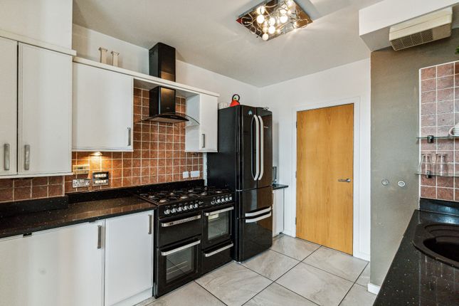 Flat to rent in Great Western Road, Anniesland, Glasgow