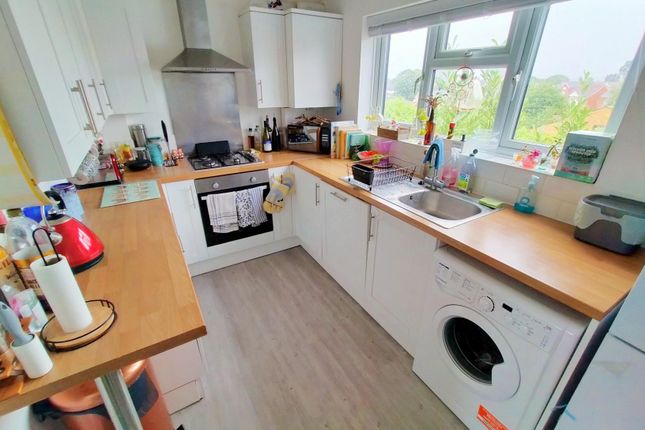 31, Nutleigh Grove, HITCHIN photo 4
