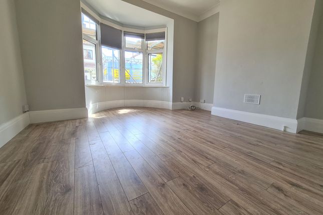 72 Northview Drive, Westcliff-on-Sea photo 2