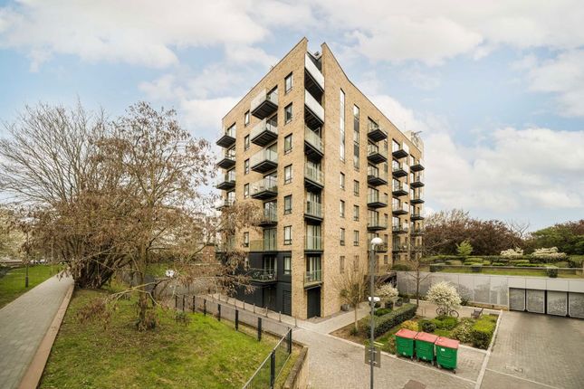 2-bed flat on Flat 28, Kempton House, Heritage Place, Brentford, £599,950