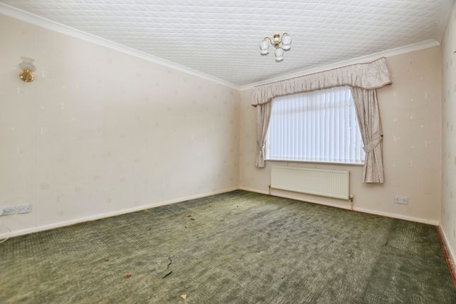51, Bromwich Road, Hull photo 4