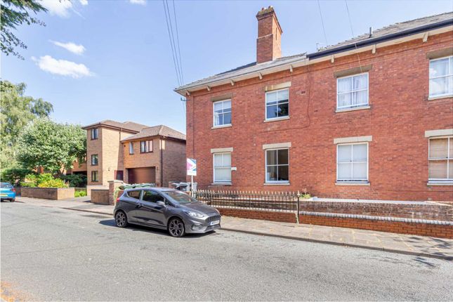 Thumbnail Flat to rent in Somers Road, Malvern