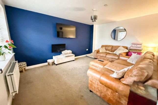 98 Maes Y Rhedyn, Bridgend photo 2
