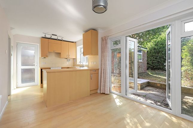 12 Hillside Road, Winchester photo 4