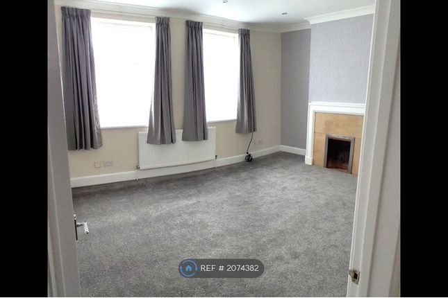 Thumbnail Flat to rent in West End Court, London