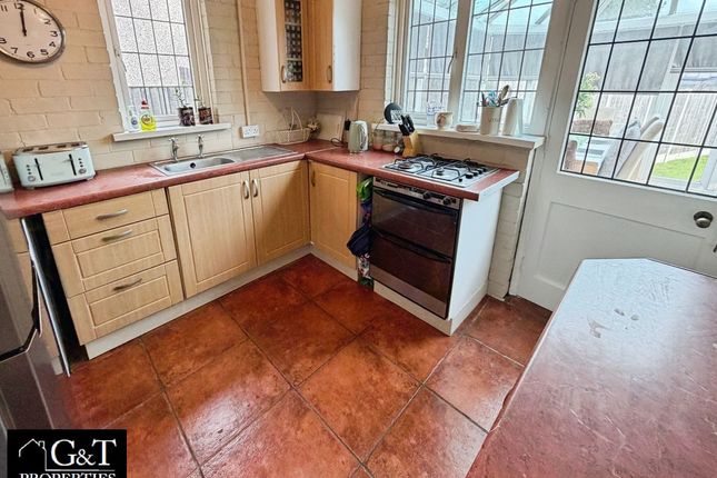 94 Tiled House Lane, Brierley Hill photo 4