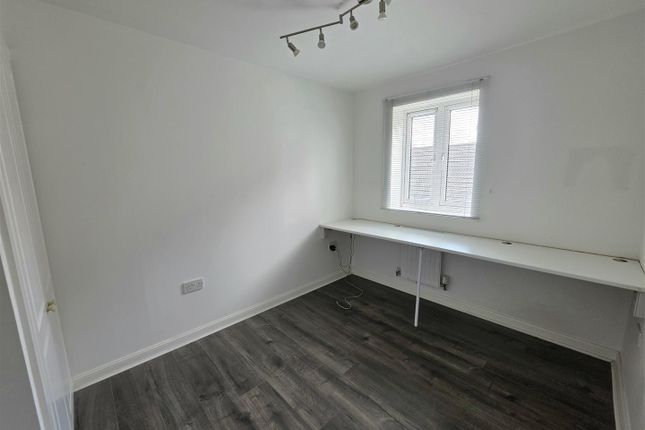 3 Beech House, Nettle Way, Sheerness photo 5