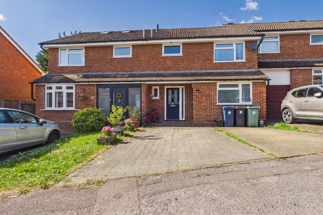 14, The Spinney, Buckinghamshire photo 2