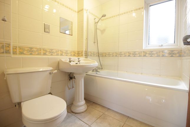Flat 5, Hazlemere, Sidcup photo 5