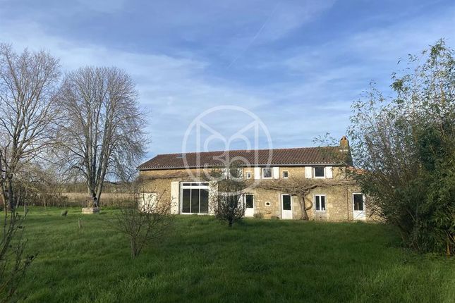 Thumbnail Property for sale in La Villedieu-Du-Clain, 86160, France, Poitou-Charentes, La Villedieu-Du-Clain, 86160, France
