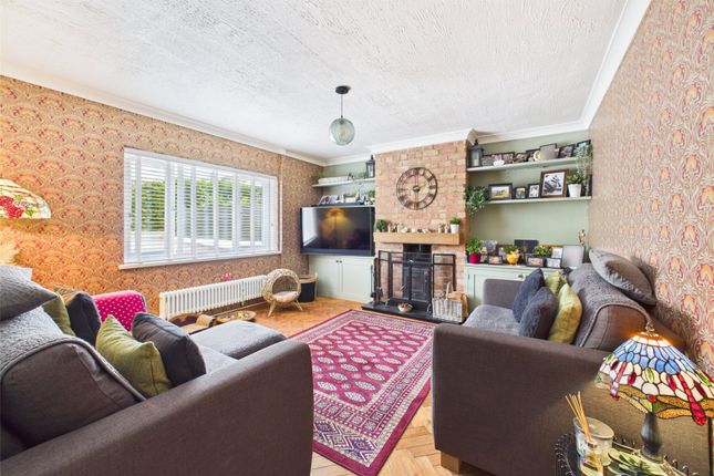 3, Devereaux Road, Stroud photo 2