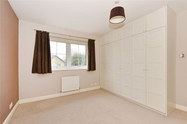 14, Springfields, Buckinghamshire photo 4