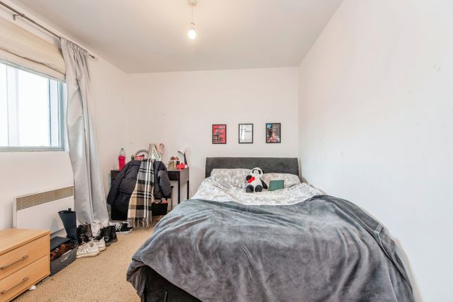 Flat for sale in Bramall Lane, Sheffield, South Yorkshire