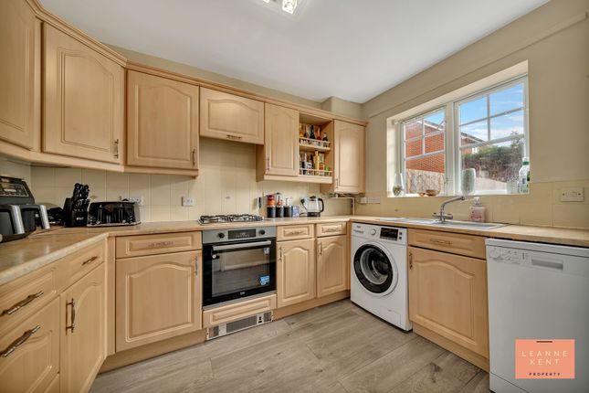 13 Stryd Hywel Harris, Hengoed photo 3