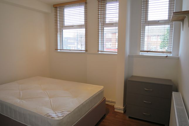319b, Ruislip Road East, Greenford photo 4