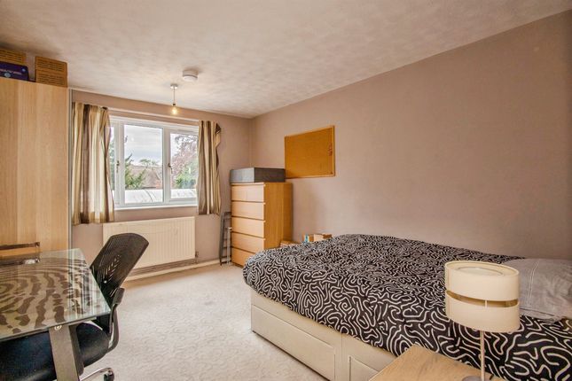 8, King Charles Place, Worcester photo 4