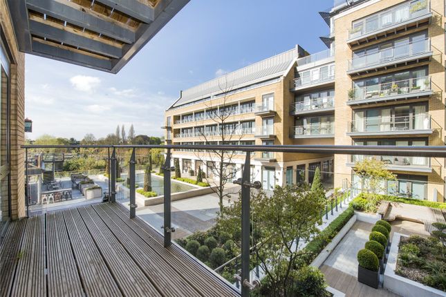 Thumbnail Flat to rent in Belvedere House, 8 Kew Bridge Road, Brentford, Middlesex