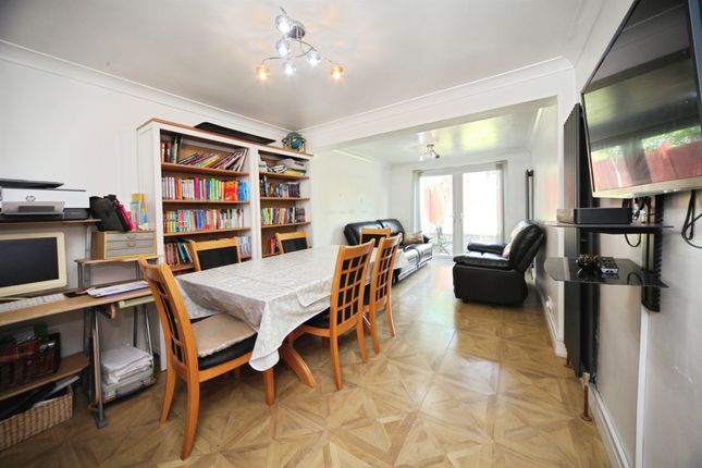 96, Grampian Way, Luton photo 3