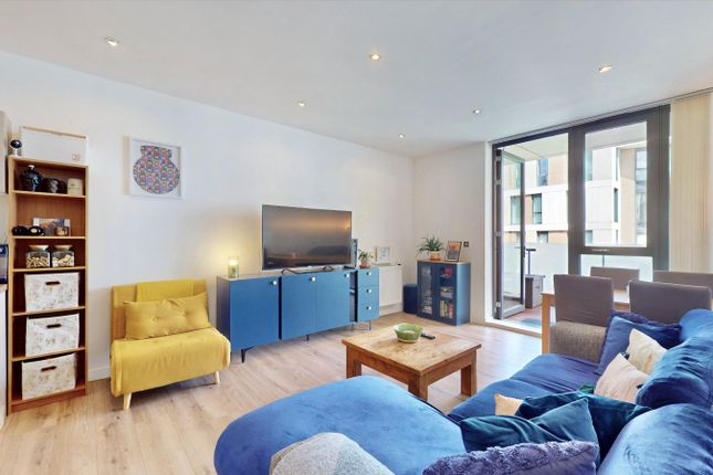 Flat for sale in Quebec Way, London