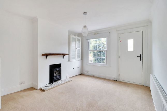 1, May Place Cottages, Cobham photo 2