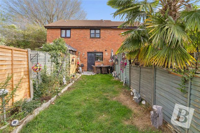 33, Mansard Close, Hornchurch photo 4