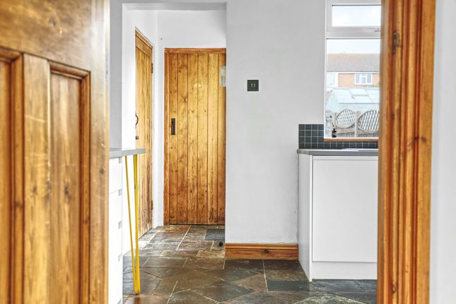 12 Paget Cottages, Ware photo 4