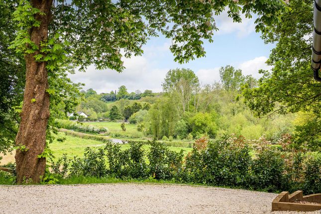 Oak Lodge, Dorking Road, Gomshall photo 4
