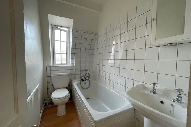 Flat for sale in Wingrove Road, London