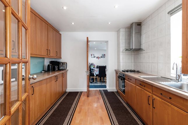 61, Shakespeare Drive, HARROW photo 4