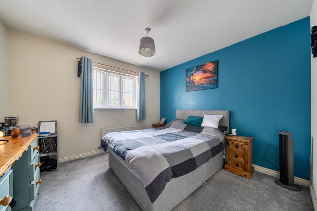 71, Hatch Road, Swindon photo 4