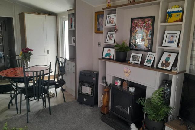 Holiday Home, Willerby Sheraton, Meadow Lane, Twyning photo 3