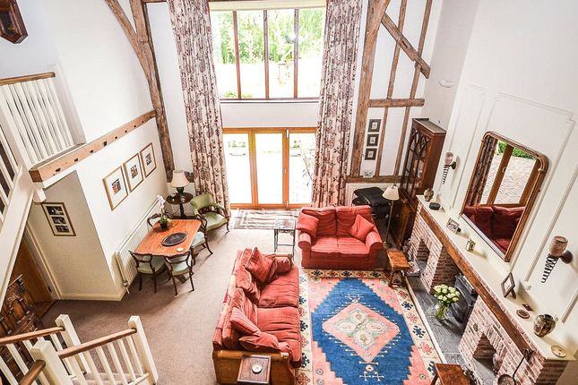 4 Bed Barn Conversion For Sale In Jenningsbury Court London