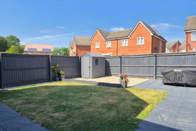17 Hemlock Road, Coalville photo 4