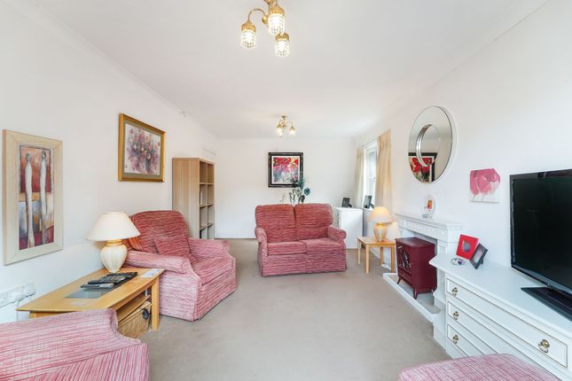 Flat 16, The Croft, Epsom photo 4