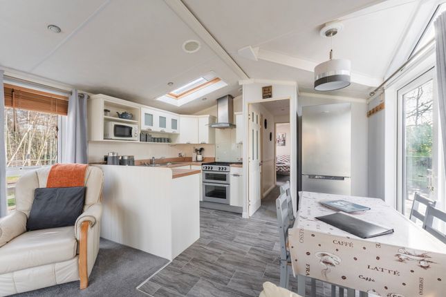 109 Pentney Lakes Common Road, Kings Lynn photo 4