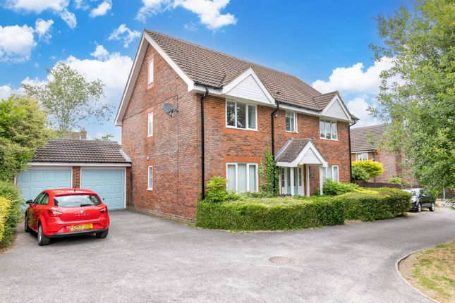 Thumbnail Detached house for sale in Moorland Road, Maidenbower, Crawley