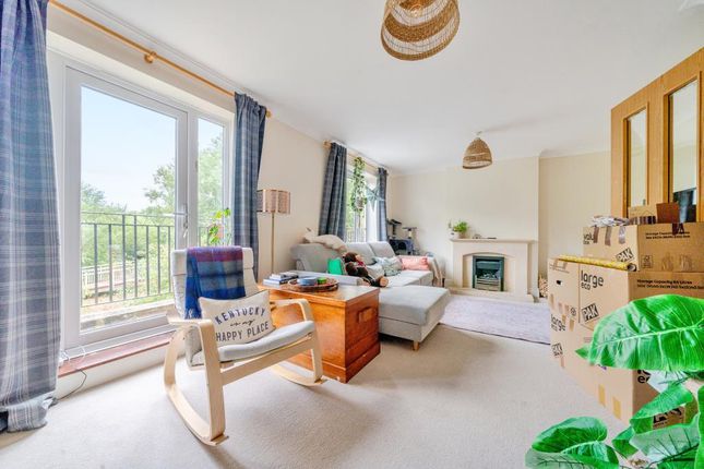30 WOODFORD MILL, Witney, Witney photo 4