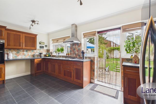 6, Hillside Crescent, Waltham Cross photo 3