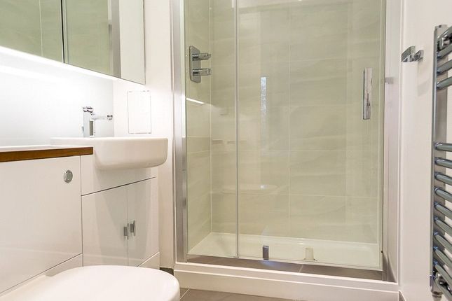 Flat 306, Sculpture House, 4, Killick Way, London photo 4