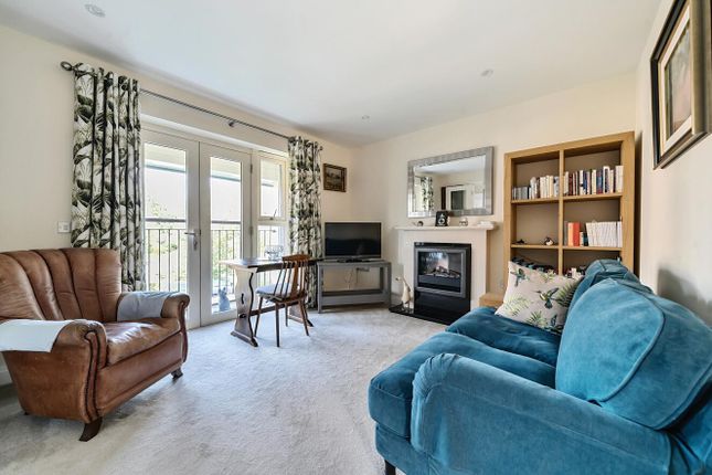 24 Beech Grove, Hammond Way, Yateley photo 3