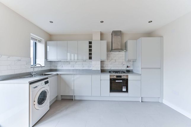Thumbnail Flat to rent in Tooting High Street, Tooting Broadway, London
