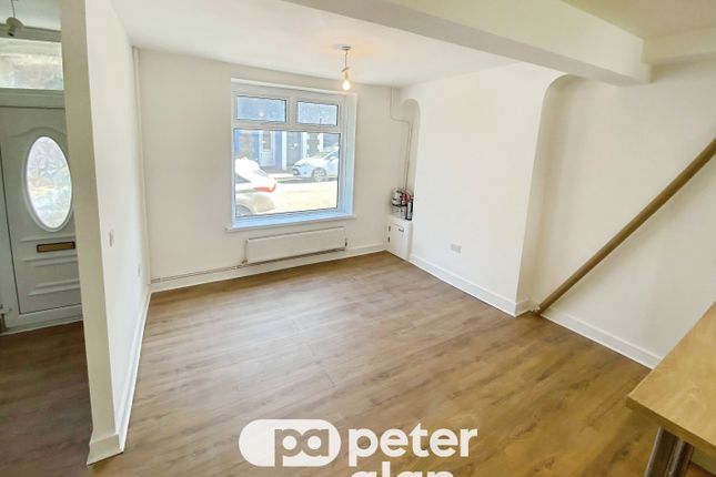 54, Mountain Ash photo 2