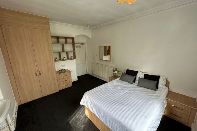 St. Michaels Villas, Leeds photo 4