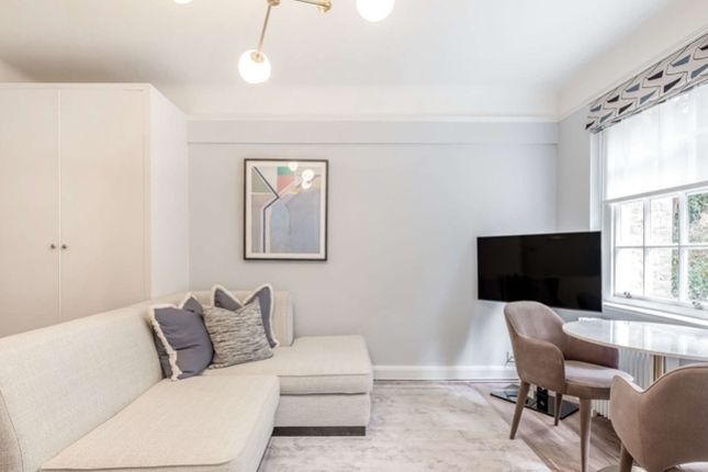 Flat 1, Pelham Court, 145 Fulham Road, London photo 4