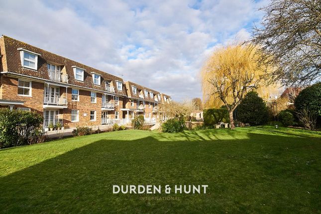 Flat for sale in Mayflower Court, Ongar