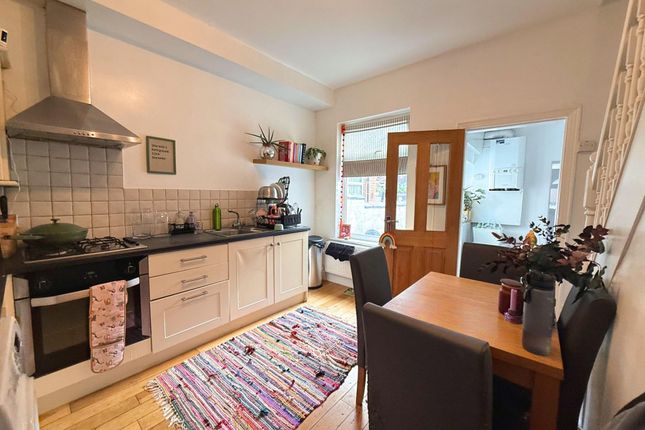 4 Eaton Road, Sale photo 3