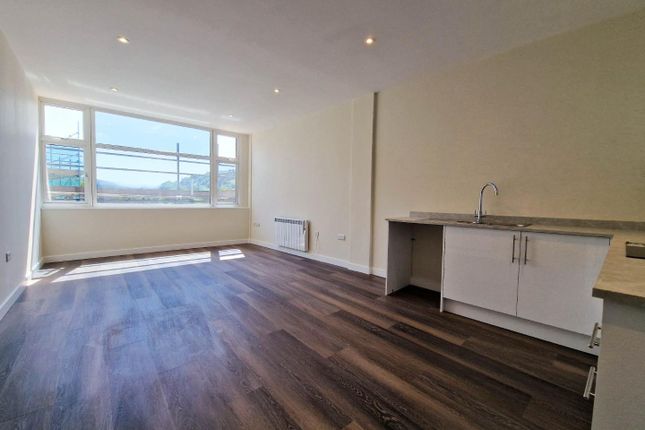 Apartment 6, Imperial House, Stroud photo 2