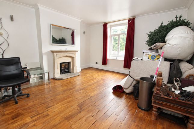 98 Rochdale Road, Todmorden photo 2